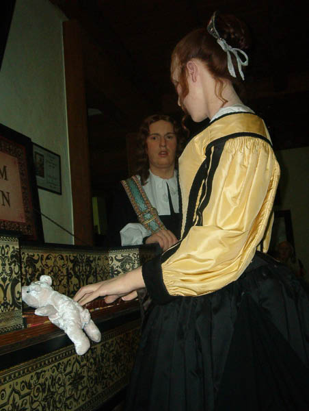 Pickles in Amsterdam - Mme Tussauds - 17th Century III